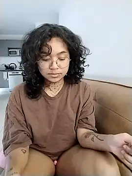 Snapshot of therealsun8 chatting on February 6, 2026, 9:23 am therealsun8 online show from February 6, 2026, 9:23 am