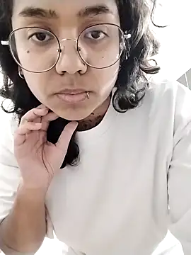 Snapshot of therealsun8 chatting on February 11, 2026, 6:13 pm therealsun8 online show from February 11, 2026, 6:13 pm