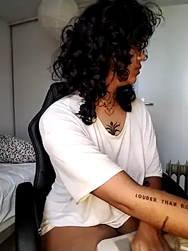 Snapshot of therealsun8 chatting on February 12, 2026, 7:47 am therealsun8 online show from February 12, 2026, 7:47 am