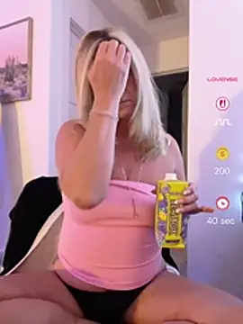 FoxyMillie online show from June 7, 2026, 2:05 am
