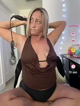 FoxyMillie online show from June 27, 2026, 9:53 pm