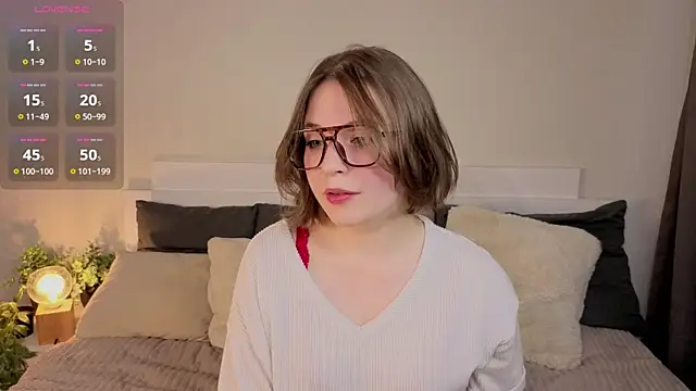 Next2Marie online show from April 25, 2026, 5:21 am