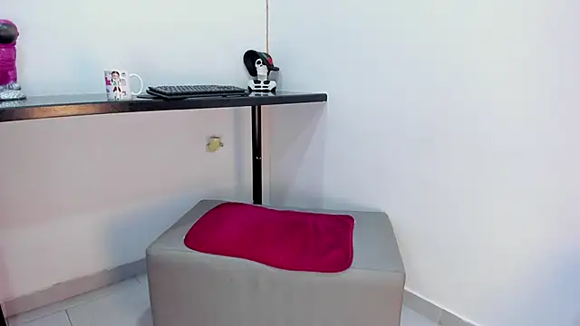 milenahot  69 online show from February 10, 2026, 11:25 am