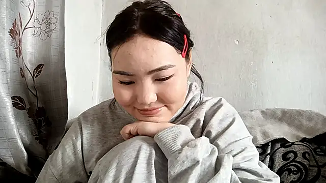 MollyAsian online show from February 3, 2026, 6:22 am