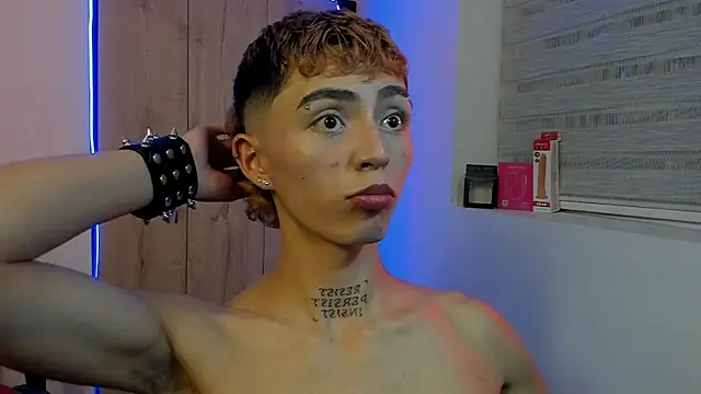 Maiky Cooper01 online show from January 14, 2026, 3:01 am