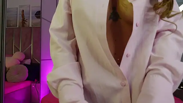 Snapshot of rianaaross chatting on March 7, 2026, 6:54 am rianaaross online show from March 7, 2026, 6:54 am