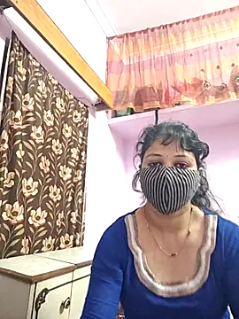 Priyaji7575 online show from February 9, 2026, 5:11 am