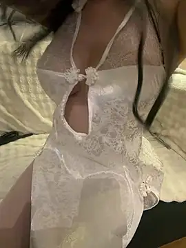 Mia-zhan online show from April 25, 2026, 9:23 pm