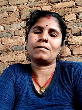 Hot di97 online show from February 22, 2026, 3:29 am