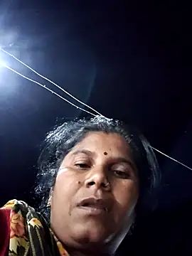 Hot di97 online show from May 10, 2026, 7:19 pm