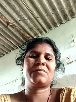 Hot di97 online show from May 13, 2026, 2:53 am