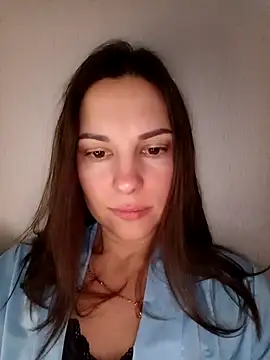 Snapshot of She-Moon chatting on February 4, 2026, 6:36 pm She-Moon online show from February 4, 2026, 6:36 pm