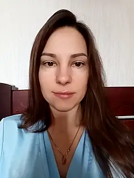 Snapshot of She-Moon chatting on February 8, 2026, 8:07 am She-Moon online show from February 8, 2026, 8:07 am