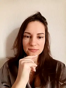 Snapshot of She-Moon chatting on February 20, 2026, 6:59 am She-Moon online show from February 20, 2026, 6:59 am