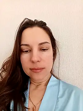 Snapshot of She-Moon chatting on February 24, 2026, 8:23 am She-Moon online show from February 24, 2026, 8:23 am