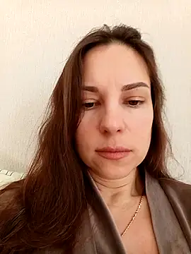 Snapshot of She-Moon chatting on March 1, 2026, 8:16 am She-Moon online show from March 1, 2026, 8:16 am