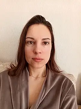 Snapshot of She-Moon chatting on March 9, 2026, 7:56 am She-Moon online show from March 9, 2026, 7:56 am