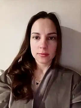 Snapshot of She-Moon chatting on March 16, 2026, 4:33 pm She-Moon online show from March 16, 2026, 4:33 pm