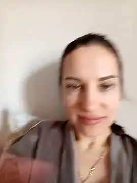 Snapshot of She-Moon chatting on March 17, 2026, 7:01 am She-Moon online show from March 17, 2026, 7:01 am