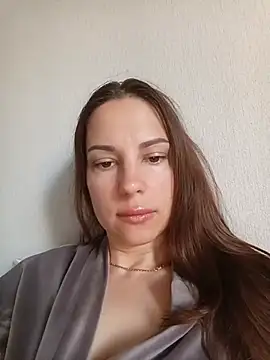 She-Moon online show from June 16, 2026, 5:54 am