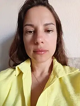 Snapshot of She-Moon chatting on June 26, 2026, 5:56 am She-Moon online show from June 26, 2026, 5:56 am
