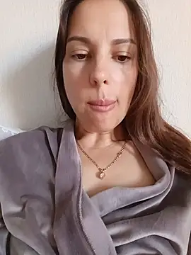 Snapshot of She-Moon chatting on July 15, 2026, 5:56 am She-Moon online show from July 15, 2026, 5:56 am