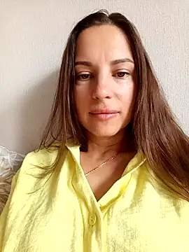 Snapshot of She-Moon chatting on July 20, 2026, 6:28 am She-Moon online show from July 20, 2026, 6:28 am