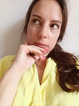Snapshot of She-Moon chatting on July 28, 2026, 8:32 am She-Moon online show from July 28, 2026, 8:32 am