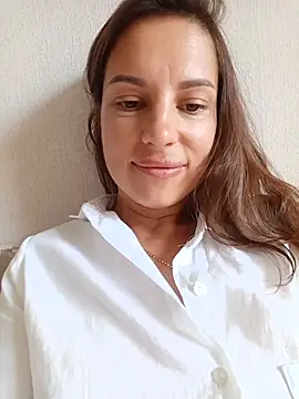 Snapshot of She-Moon chatting on July 28, 2026, 12:48 pm She-Moon online show from July 28, 2026, 12:48 pm