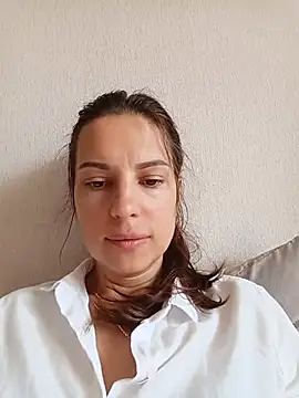 Snapshot of She-Moon chatting on July 29, 2026, 8:23 am She-Moon online show from July 29, 2026, 8:23 am