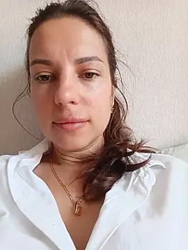 Snapshot of She-Moon chatting on August 3, 2026, 7:07 am She-Moon online show from August 3, 2026, 7:07 am