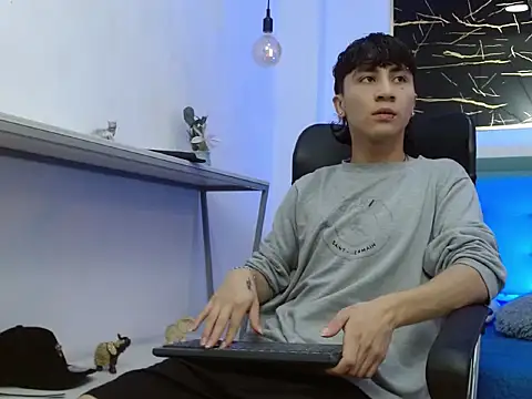 XanderGrey8 online show from February 2, 2026, 7:12 pm