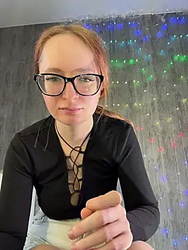 Snapshot of coy_girl_ chatting on February 7, 2026, 11:58 am coy girl online show from February 7, 2026, 11:58 am