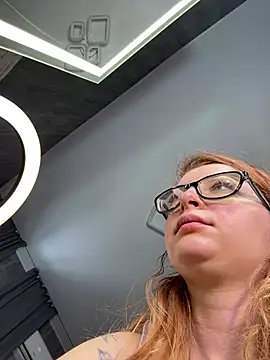 Snapshot of coy_girl_ chatting on February 12, 2026, 11:05 am coy girl online show from February 12, 2026, 11:05 am