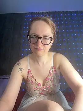 Snapshot of coy_girl_ chatting on February 17, 2026, 11:18 am coy girl online show from February 17, 2026, 11:18 am