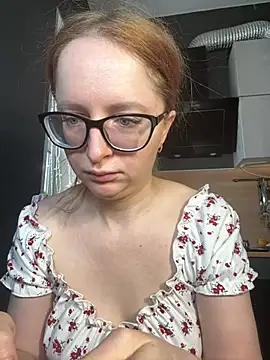 Snapshot of coy_girl_ chatting on February 19, 2026, 11:06 am coy girl online show from February 19, 2026, 11:06 am