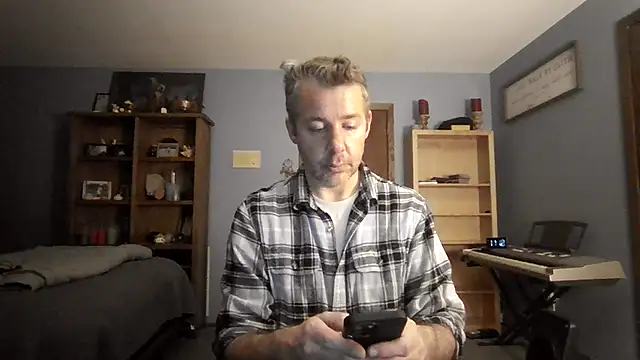 chrisw8140 online show from March 10, 2026, 4:17 am