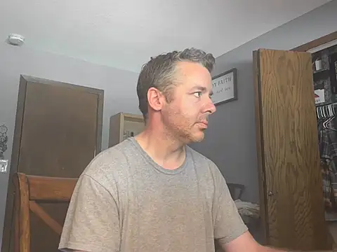 Snapshot of chrisw8140 chatting on July 9, 2026, 8:13 pm chrisw8140 online show from July 9, 2026, 8:13 pm