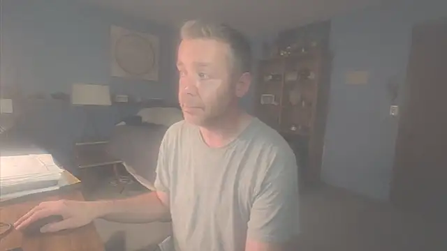 Snapshot of chrisw8140 chatting on July 30, 2026, 3:49 am chrisw8140 online show from July 30, 2026, 3:49 am