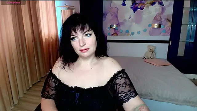 Snapshot of Victoria_booth chatting on July 16, 2026, 12:00 pm Victoria booth online show from July 16, 2026, 12:00 pm