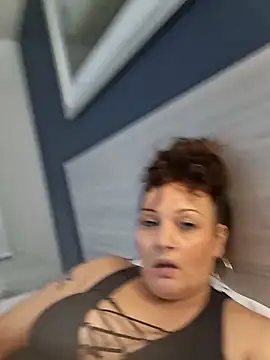 danilynnbabii online show from May 3, 2026, 6:19 am