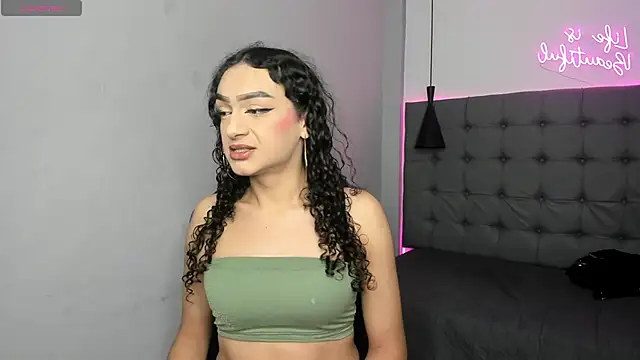 Snapshot of scarletcherry18 chatting on June 15, 2026, 4:36 am scarletcherry18 online show from June 15, 2026, 4:36 am