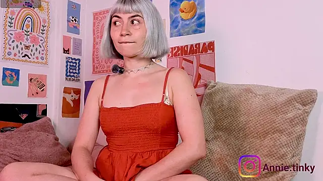 annieTinky0 online show from February 17, 2026, 11:33 pm