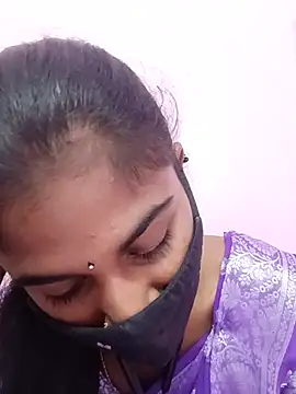 Tamil Hot RoyalQueen online show from June 7, 2026, 6:33 pm