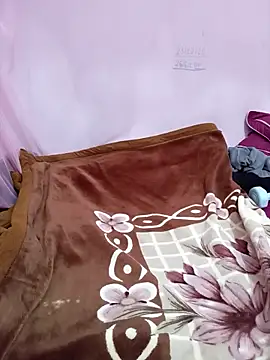 Phoebe-e online show from February 16, 2026, 2:35 pm