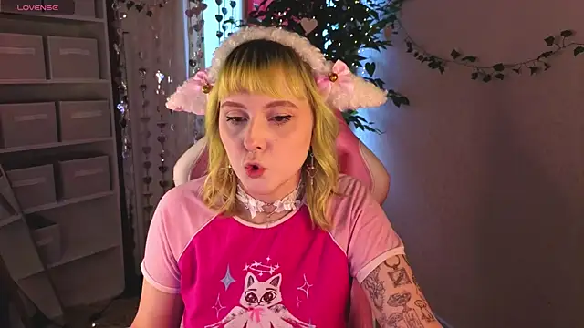 Roziett Belle online show from March 11, 2026, 9:48 am