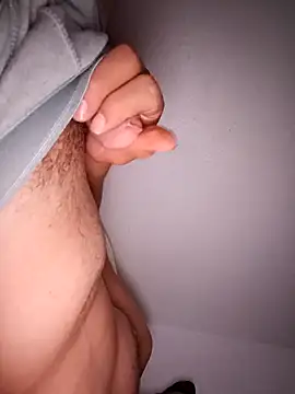 zafiro19xh online show from April 7, 2026, 7:25 pm