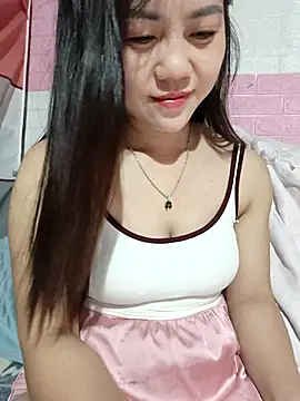 Ngocmai lazdy online show from May 2, 2026, 1:49 pm