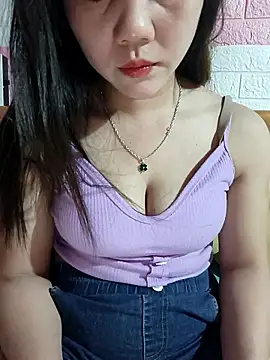 Ngocmai lazdy online show from May 6, 2026, 1:27 pm