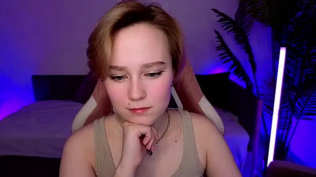 Ellie Heavenly online show from February 13, 2026, 8:43 am